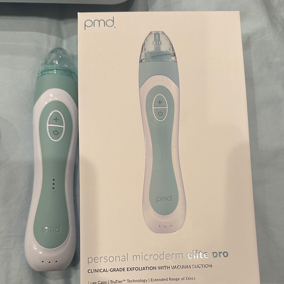 PMD personal microderm elite pro. Skincare exfoliation tool with vacuum suction - Picture 3 of 5